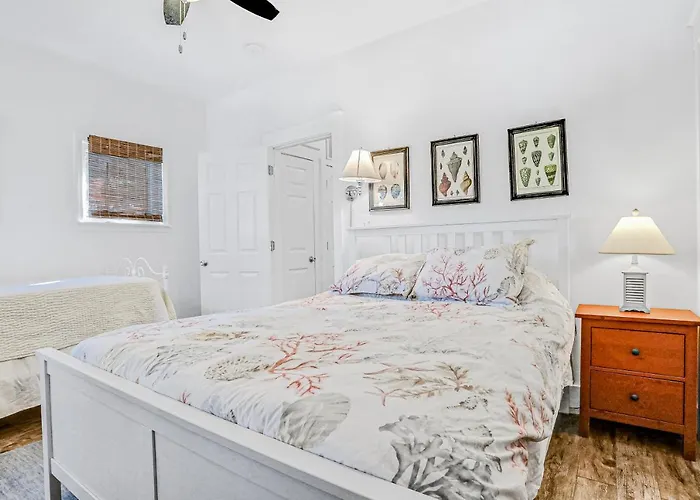 Beachy Beach Cottage